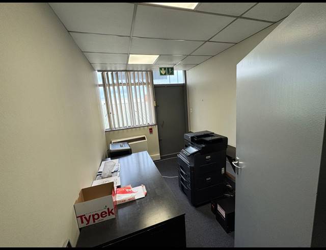 512M² OFFICE TO LET IN WYNBERG